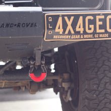 Load image into Gallery viewer, George 4x4 black shackle on defender recovery lifting rigging towing tow Shackle 