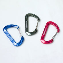 Load image into Gallery viewer, Aluminium Carabiner for Outdoor Activities This aluminium carabiner is made of 7075 aviation-grade material, lightweight, highly durable, and wear-resistant. 7075 aviation-grade aluminium. Wine red, Sapphire blue, Mineral grey 8x4.84cm/3.15x1.91in, 22g  This carabiner can be used for rock climbing, hammock clipping, yoga, backpack buckling, outdoor safety quick releases, keyring hanging, and keychain connecting.